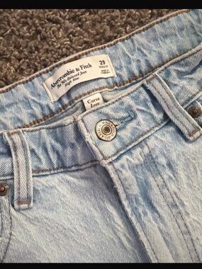 Abercrombie & Fitch Light Blue High-Rise Ankle Jeans